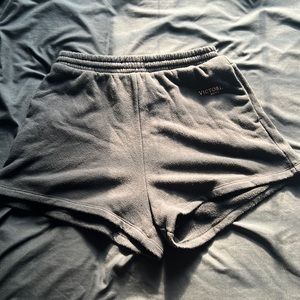 VS cotton sleepwear shorts in black with chrome logo in color pink